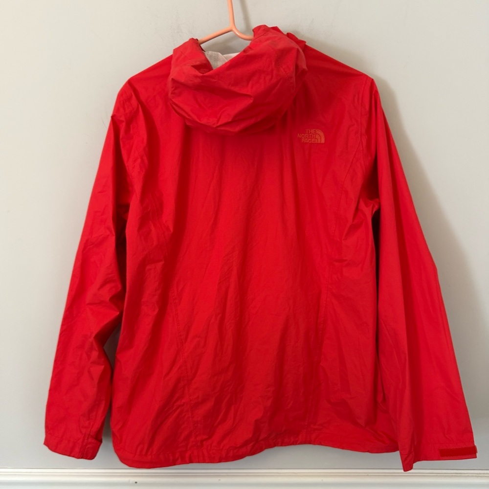 The North Face Women's Venture 2 Jacket in a coral color. L - Picture 3 of 8
